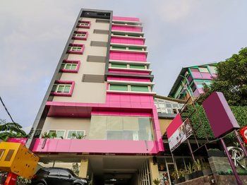 Hotel Nida Racing Center 2*