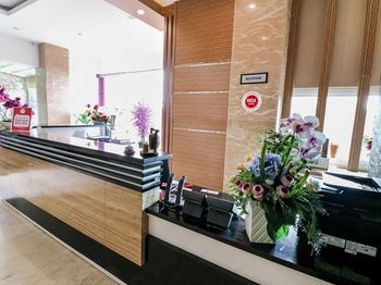 Hotel Nida Racing Center 2*
